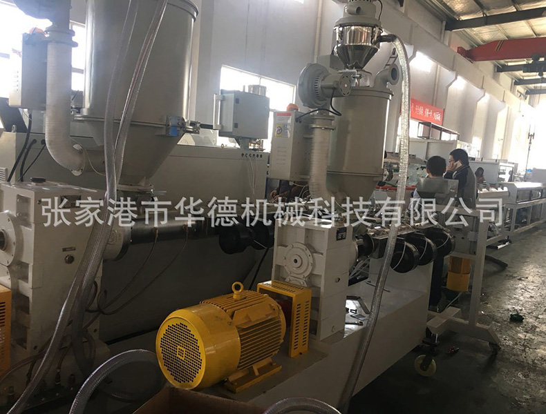 PPR兩層三層複合矽芯塑料管材生（shēng）產線（xiàn）