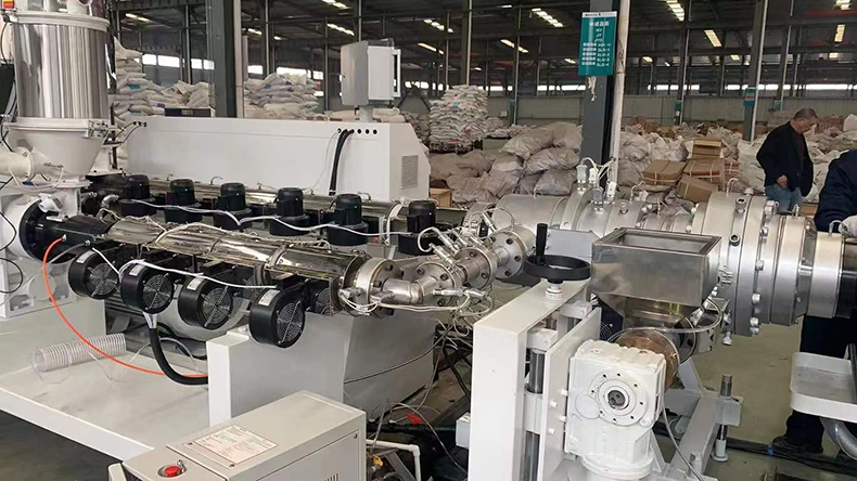 110-250-315HDPEMPP給水電力管兩層三層共擠複合（hé）管材生產（chǎn）線 製管機器