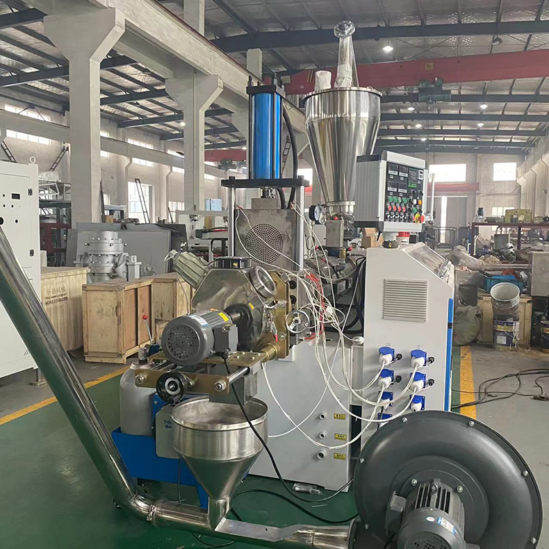 張家港65 80雙螺杆PVC硬質造（zào）粒生產線 軟料造粒擠出機生產設備 粉末造粒機器