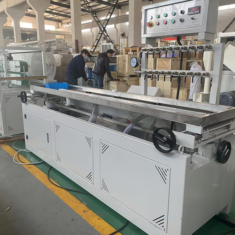 張家港PC燈管擠出機 雙色（sè）LED燈管生產線 單螺杆擠出機燈管生產設備