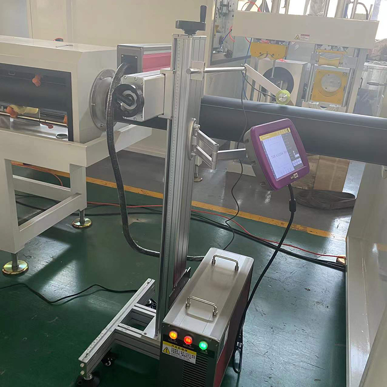 張家港市管材設備廠家（jiā） 塑（sù）料管材型材PVCPEPPR20-30-50W激光噴碼機 打（dǎ）碼機 油墨噴碼（mǎ）機設備